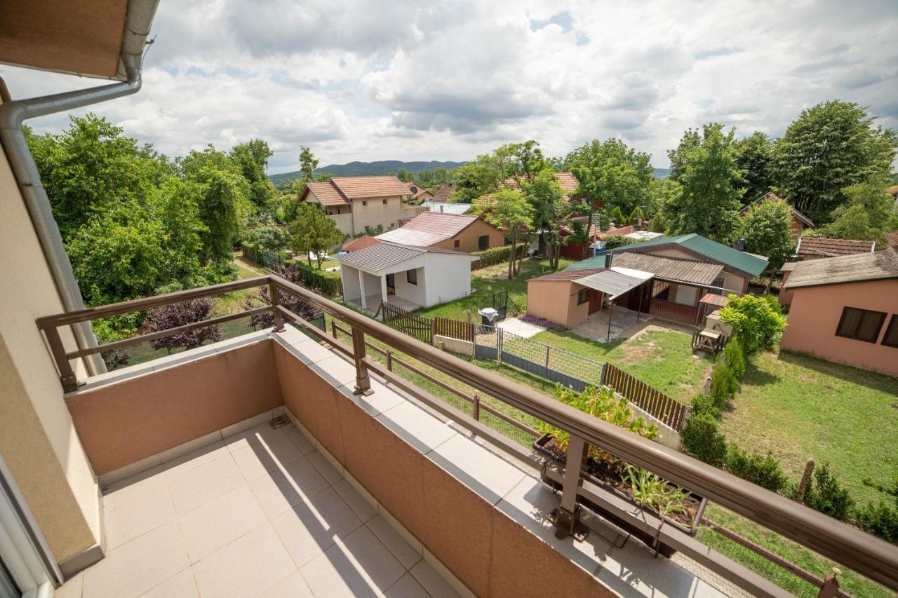 Aparthotel Prenociste Leona Veliko Gradište Exterior foto